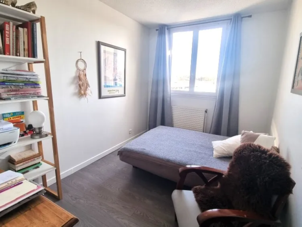 À vendre : T3 lumineux au dernier étage à Anglet 