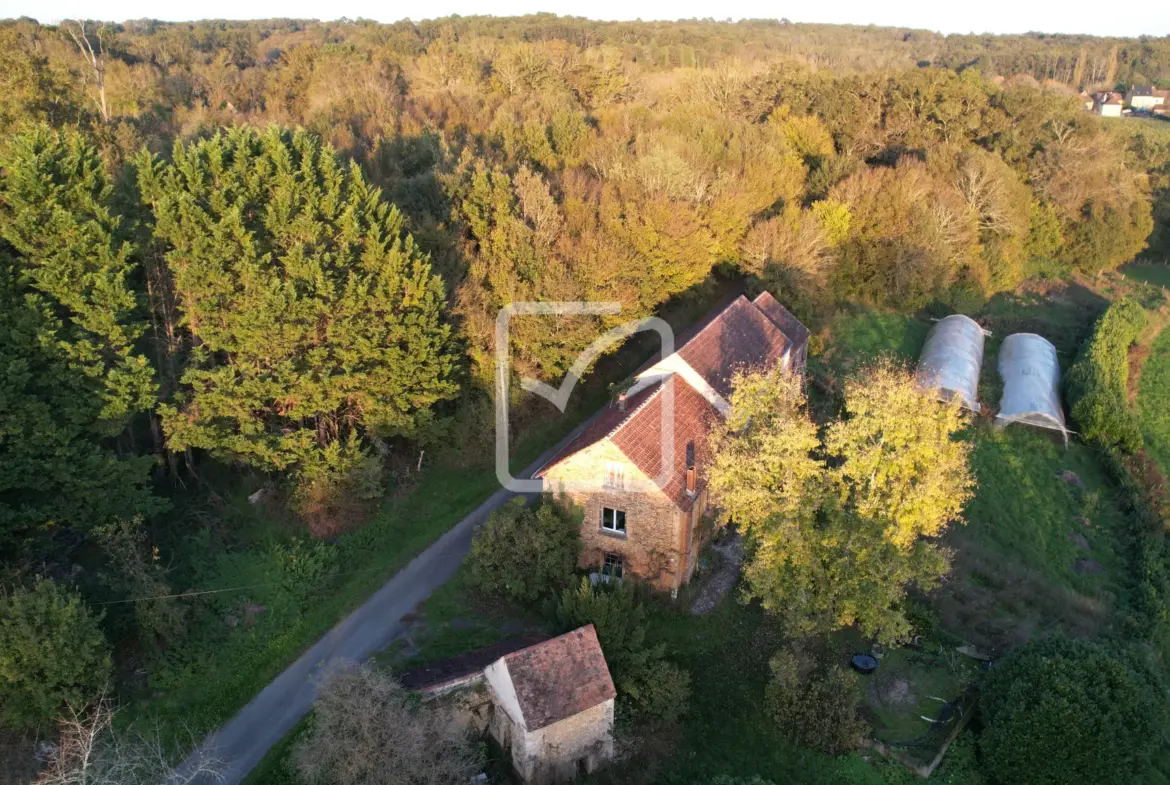À vendre : Corps de ferme avec 7 Ha de terres à Gourdon 