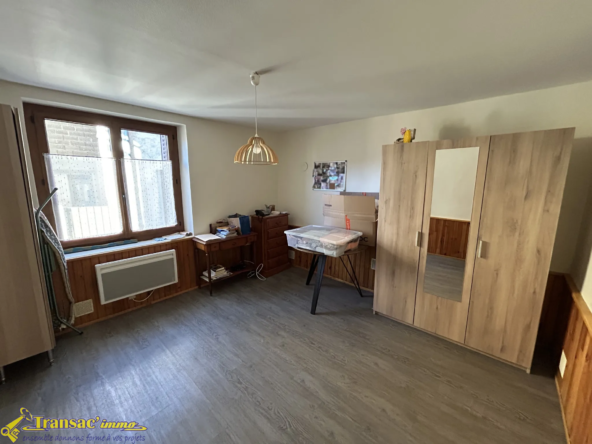 Maison 3 pièces à vendre à Châteldon - 50 m² avec grange et terrain 