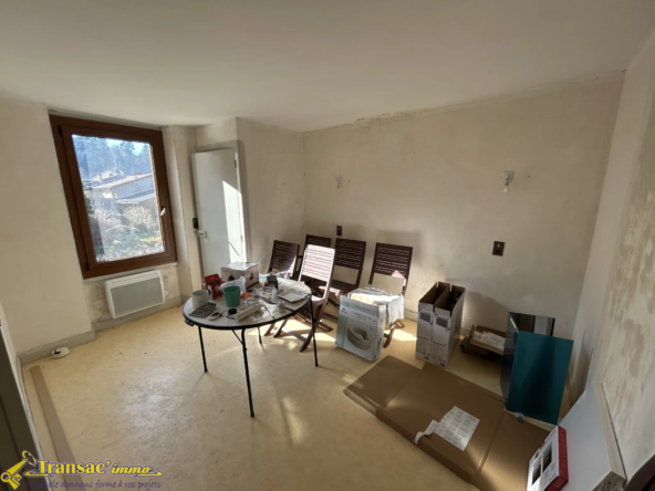 Maison 3 pièces à vendre à Châteldon - 50 m² avec grange et terrain 