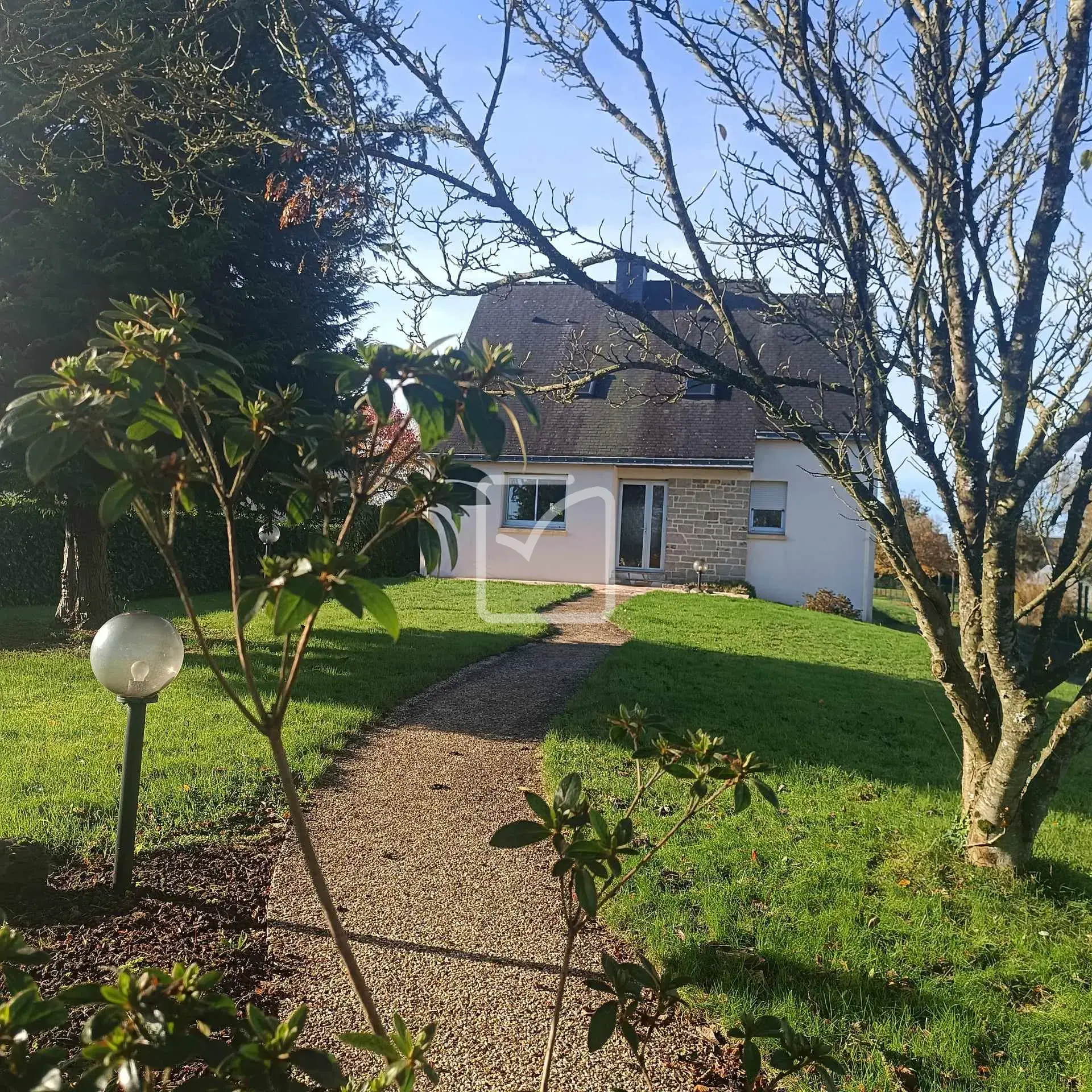 Maison individuelle 4 chambres avec jardin à Gourhel 
