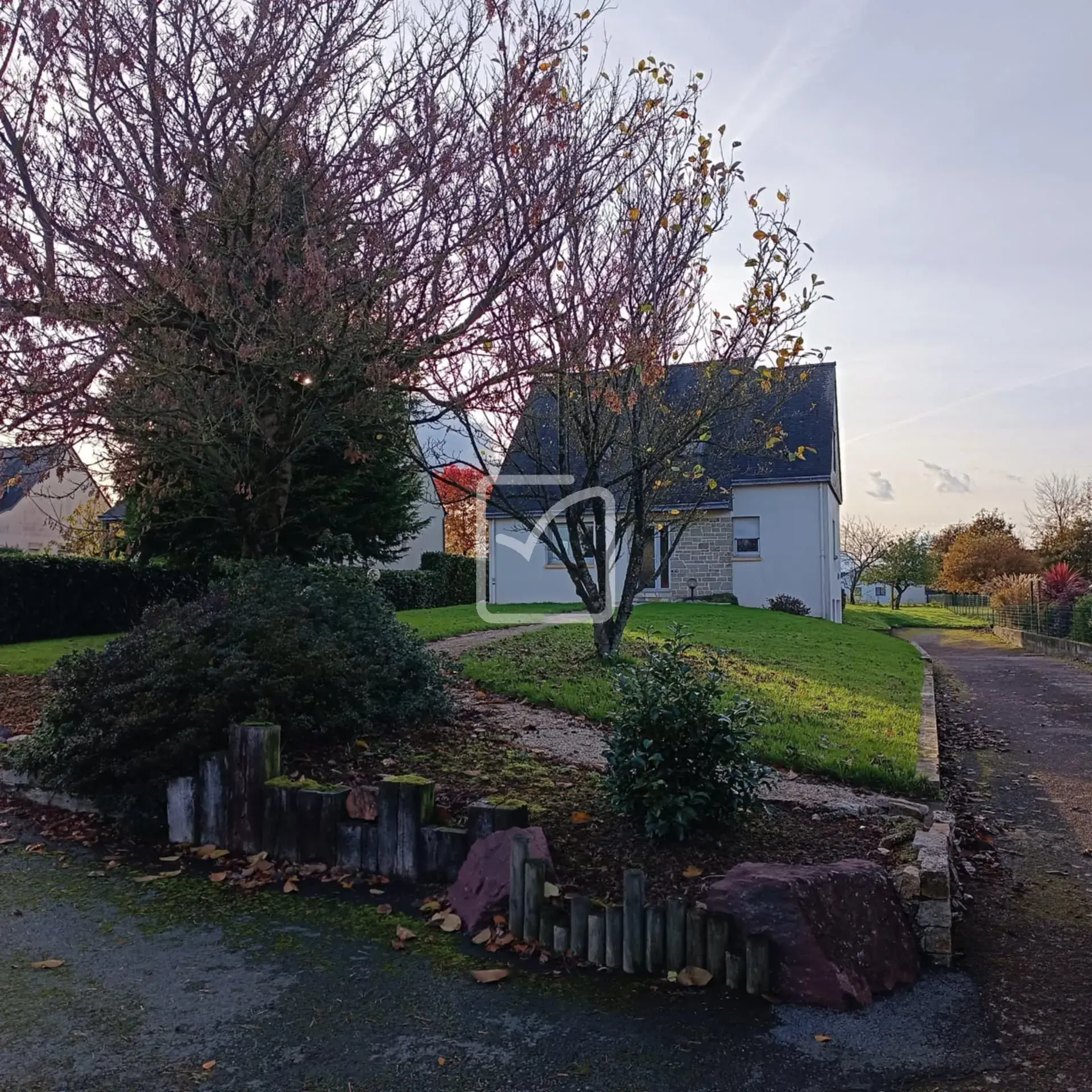 Maison individuelle 4 chambres avec jardin à Gourhel 