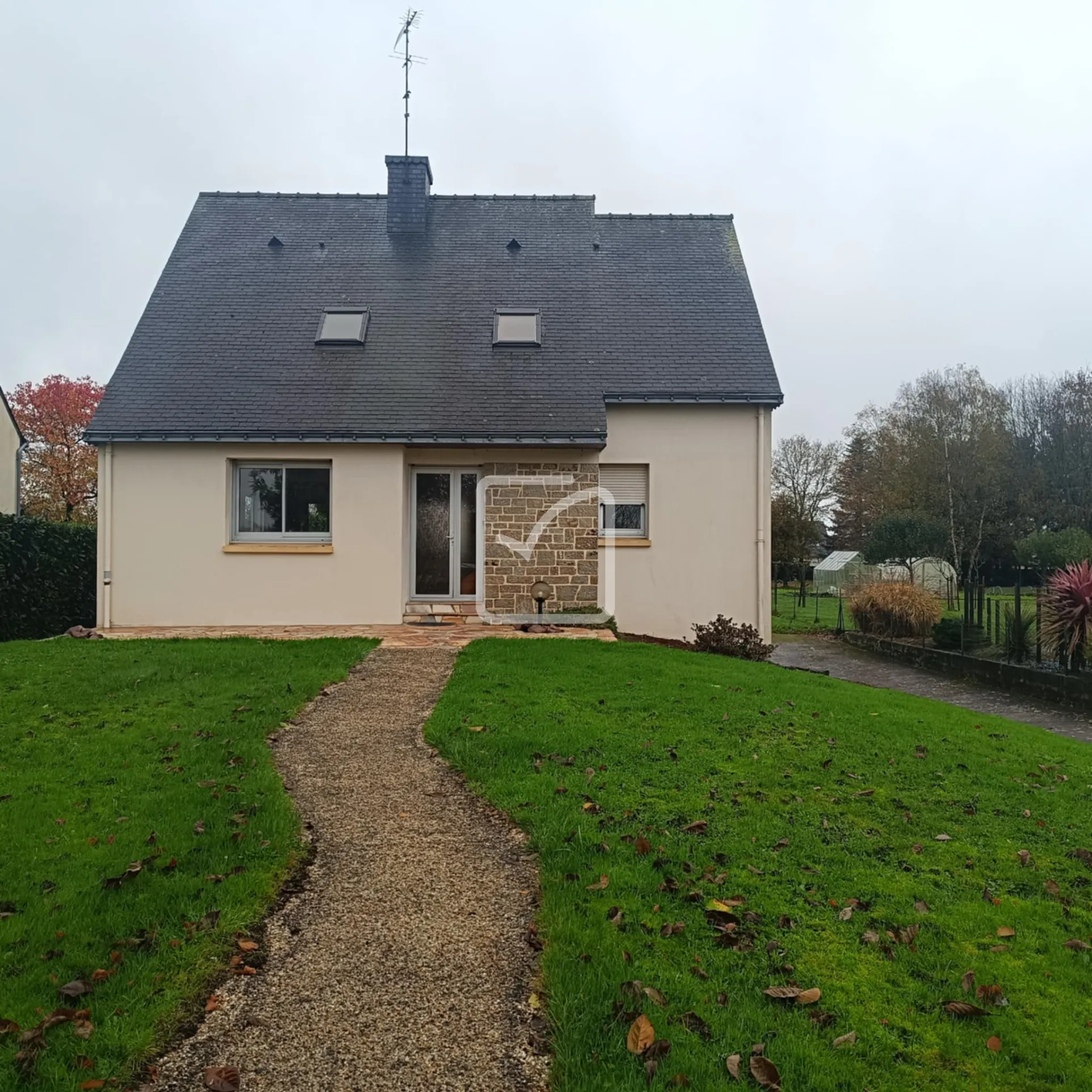 Maison individuelle 4 chambres avec jardin à Gourhel 