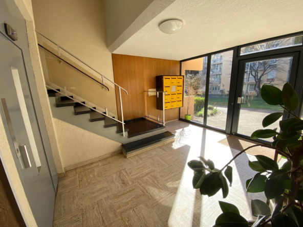 À vendre : Appartement 5 pièces 99 m² à Nîmes avec terrasse 