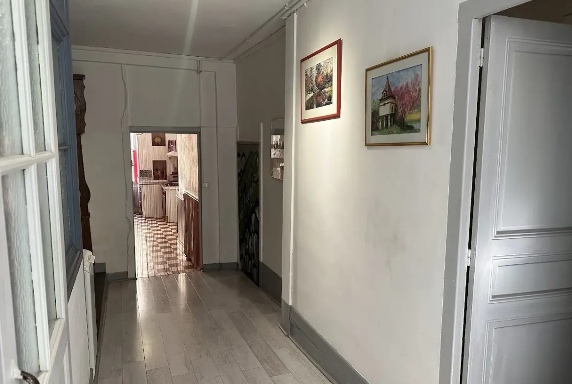 Belle maison en pierre avec patio en plein cœur de Fleurance 