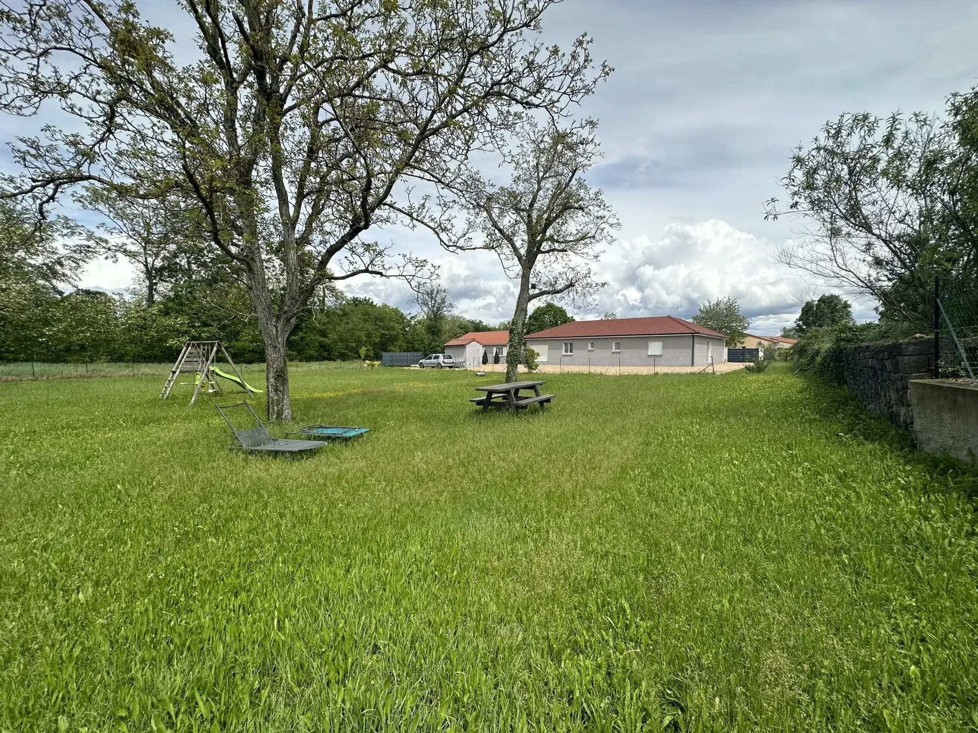 Villa récente de plain pied à vendre à Maringues 