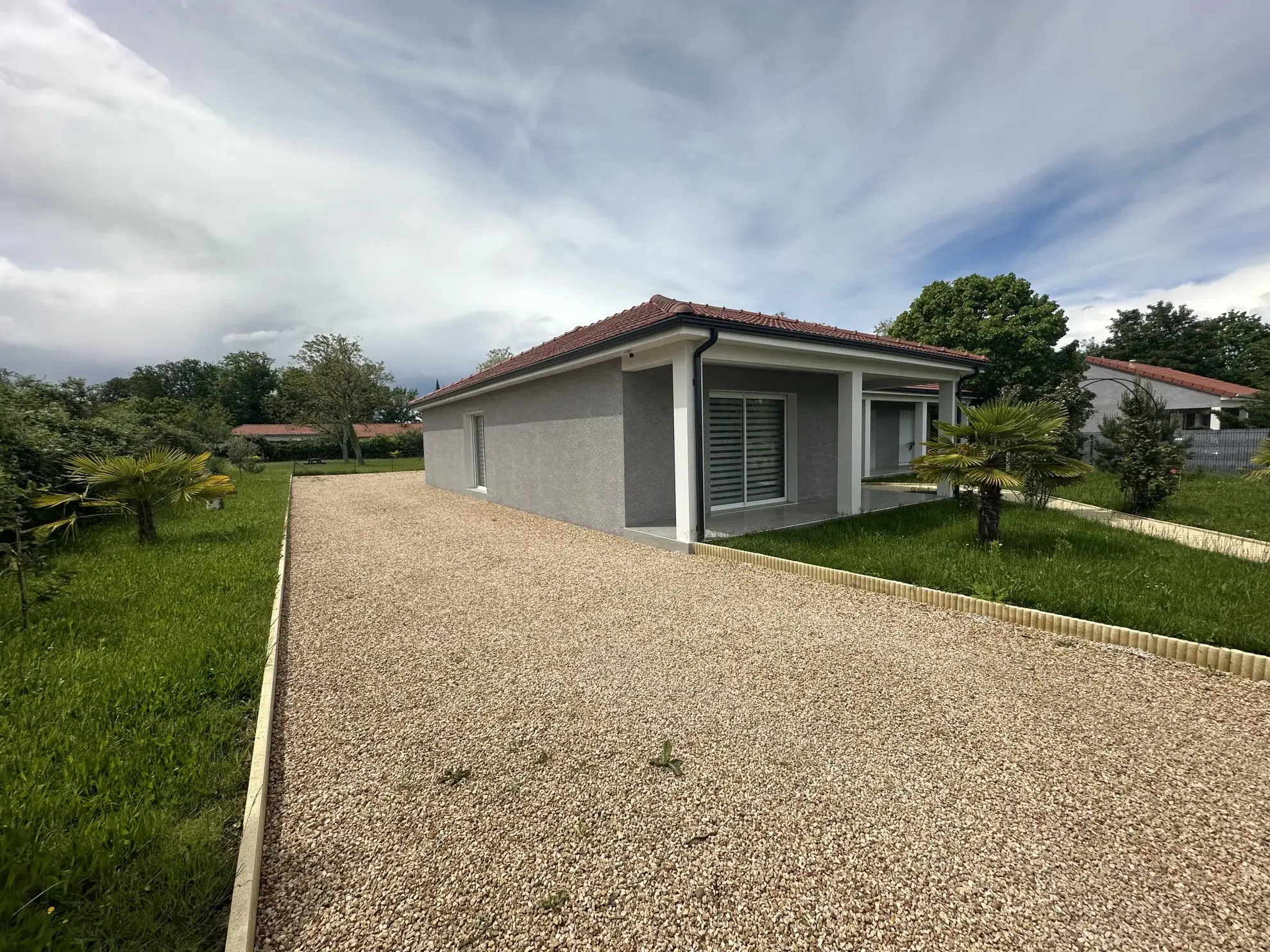 Villa récente de plain pied à vendre à Maringues 
