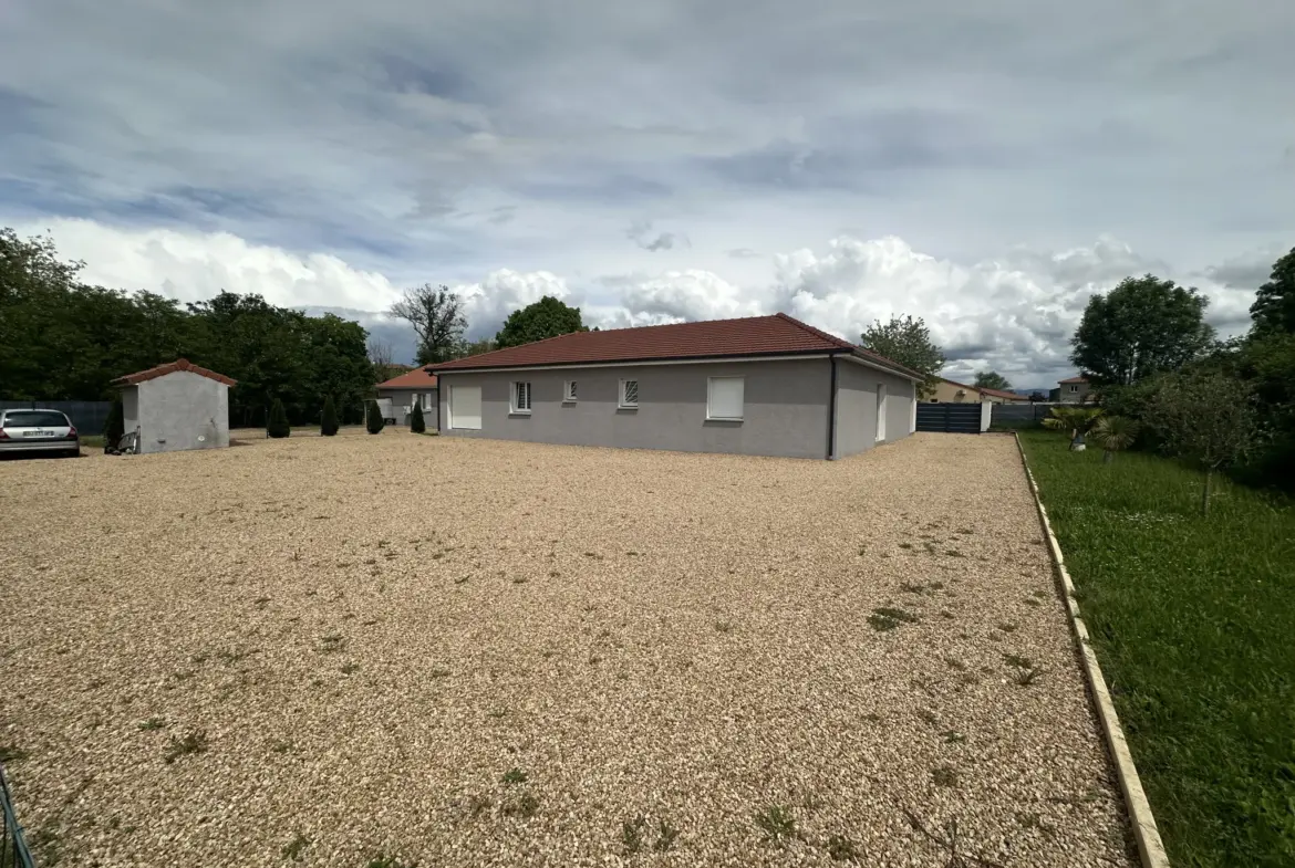 Villa récente de plain pied à vendre à Maringues 