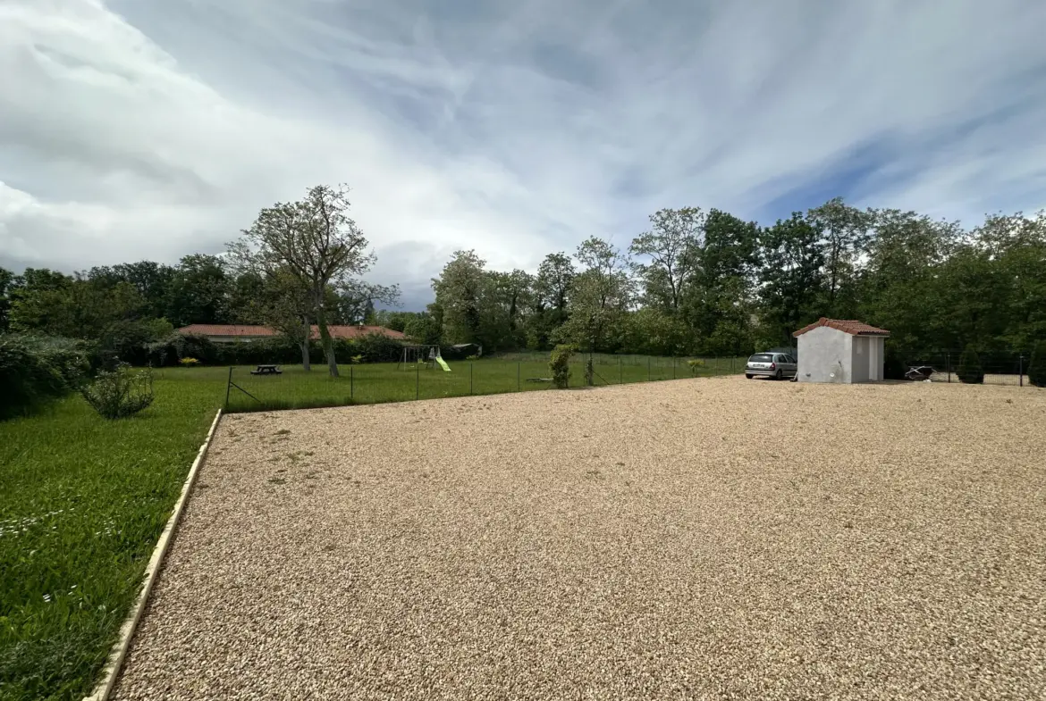 Villa récente de plain pied à vendre à Maringues 