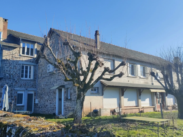 Maison et appartements à Vignols à vendre 