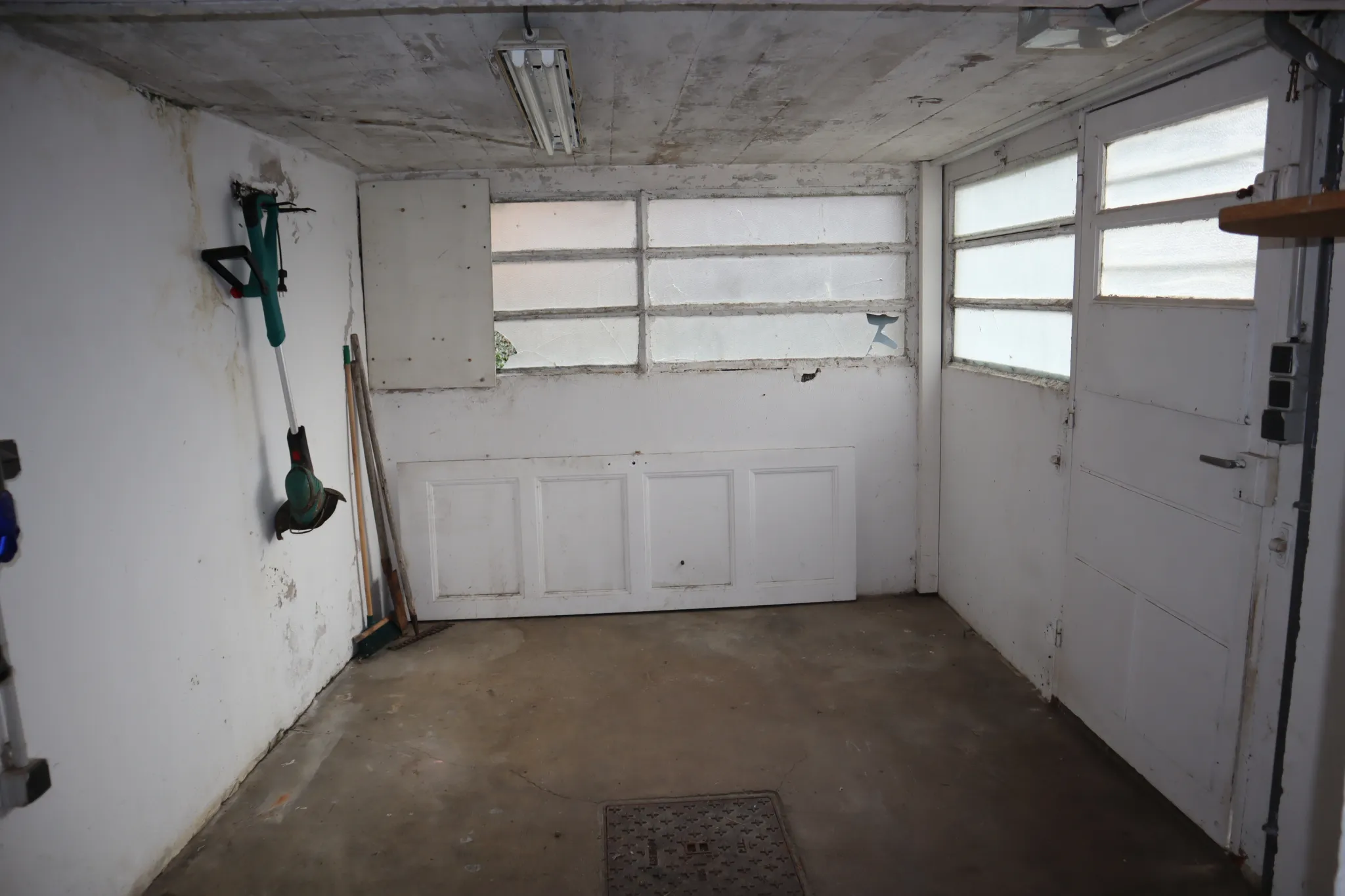 Maison spacieuse à vendre à Autun avec 5 chambres et 4 garages 
