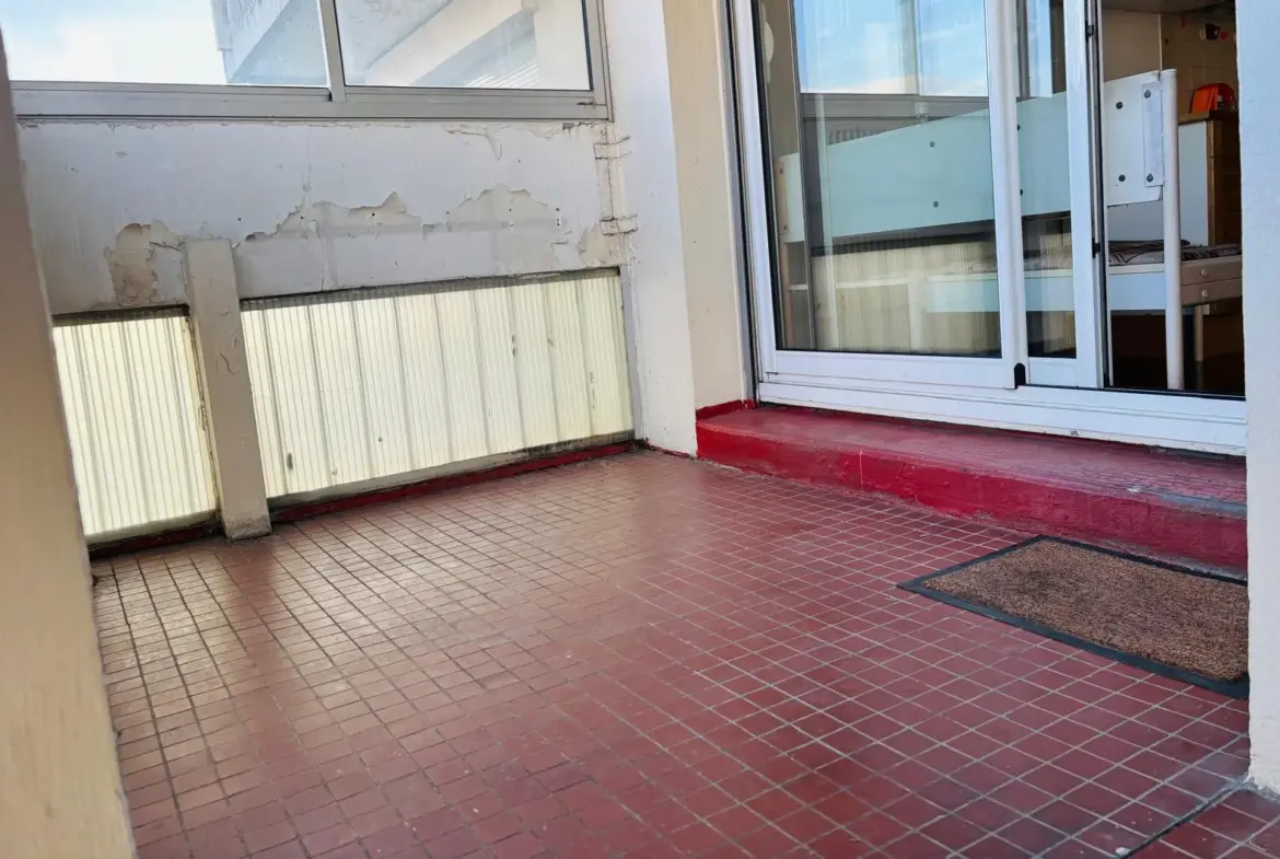 Appartement T4 80 m² avec balcon à rénover à Grenoble 