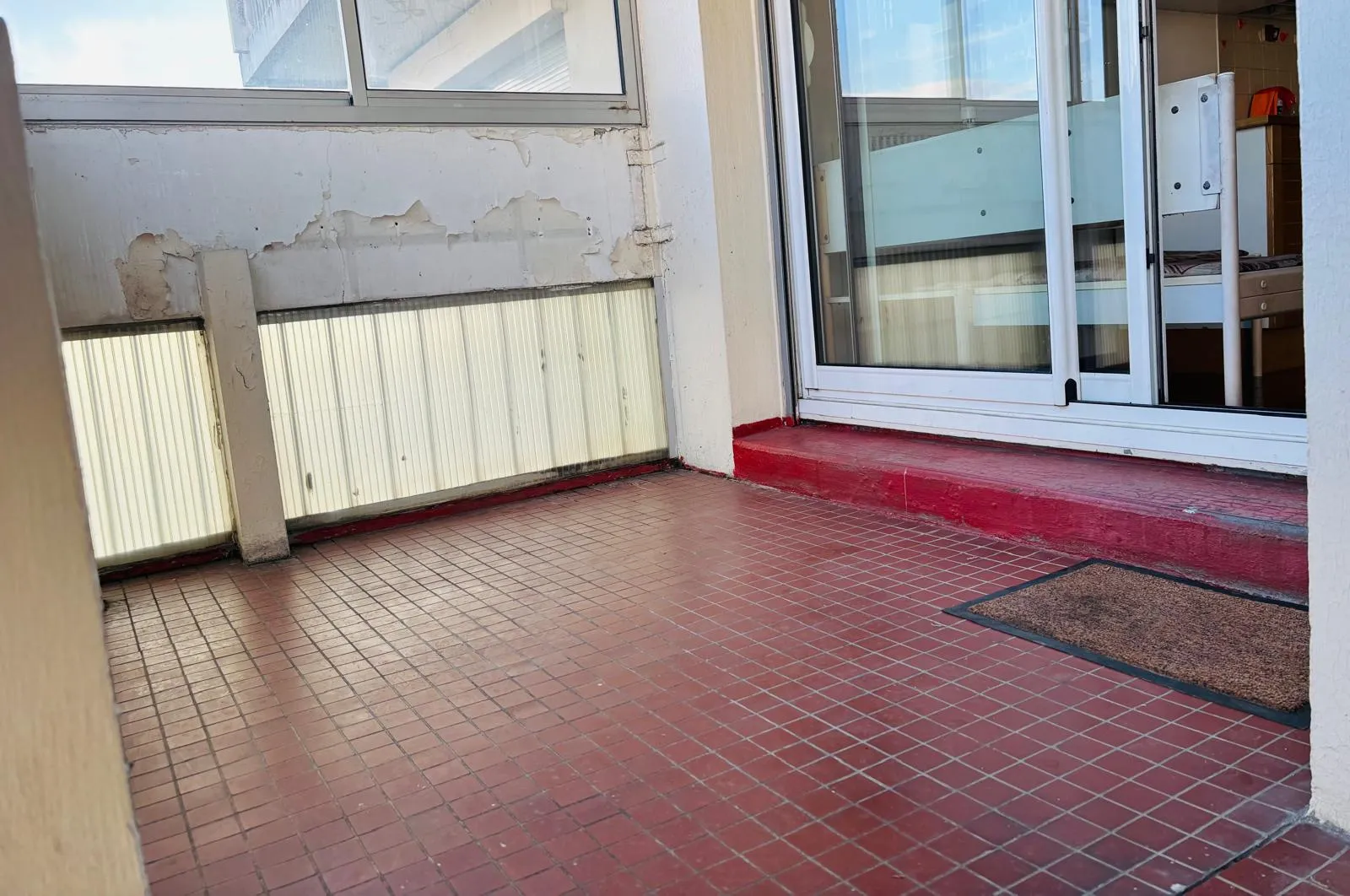 Appartement T4 80 m² avec balcon à rénover à Grenoble 