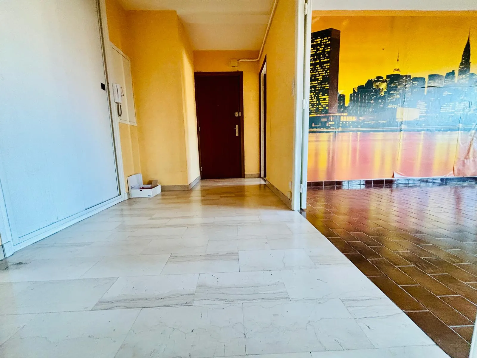 Appartement T4 80 m² avec balcon à rénover à Grenoble 