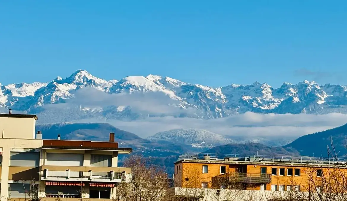 Appartement T4 80 m² avec balcon à rénover à Grenoble 