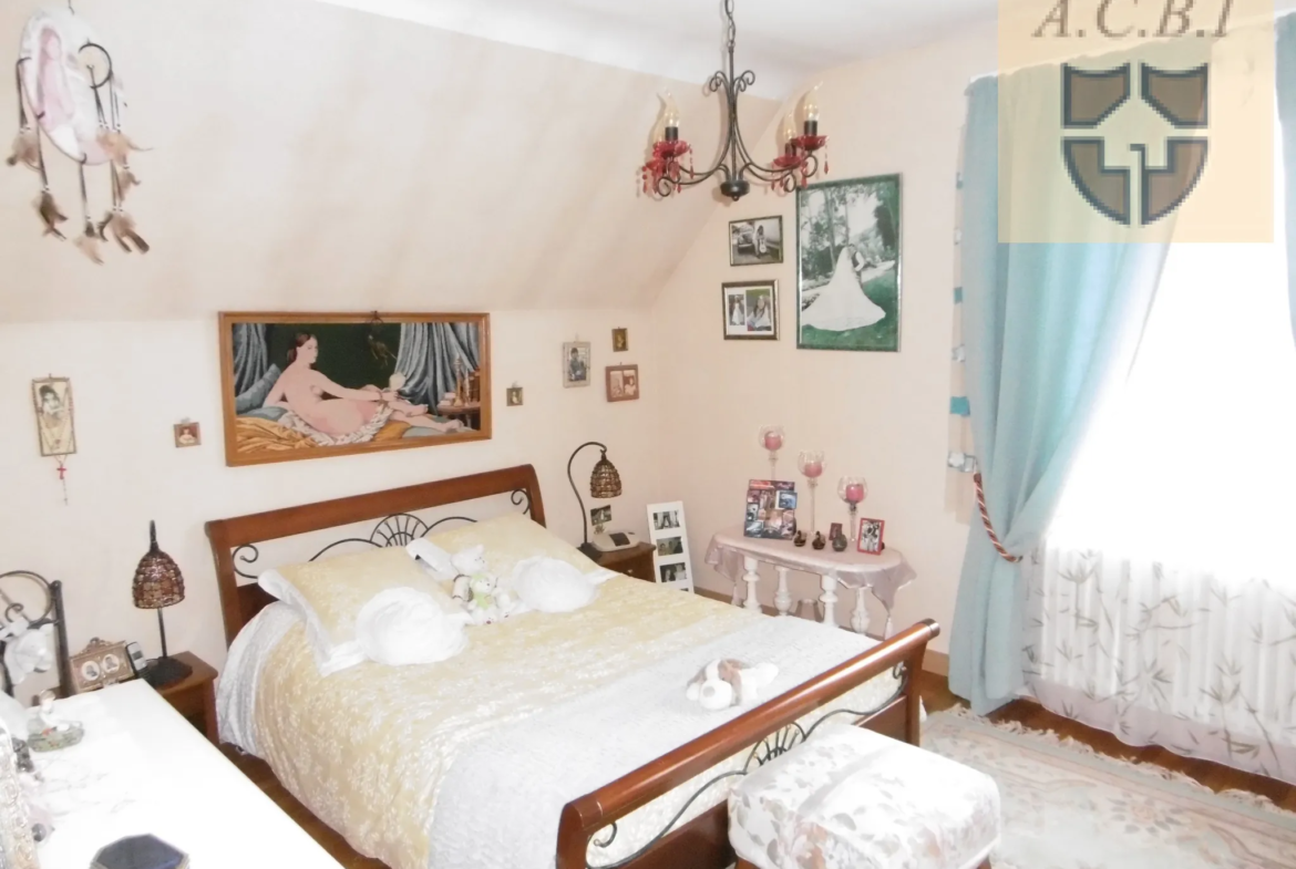 Jolie Maison à Vendôme - 4 Chambres, Proche Commodités 