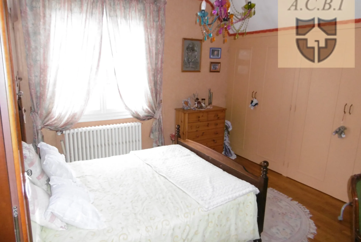 Jolie Maison à Vendôme - 4 Chambres, Proche Commodités 