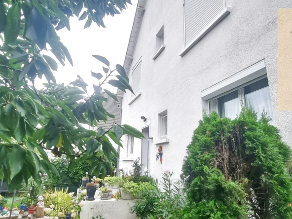 Jolie Maison à Vendôme - 4 Chambres, Proche Commodités 