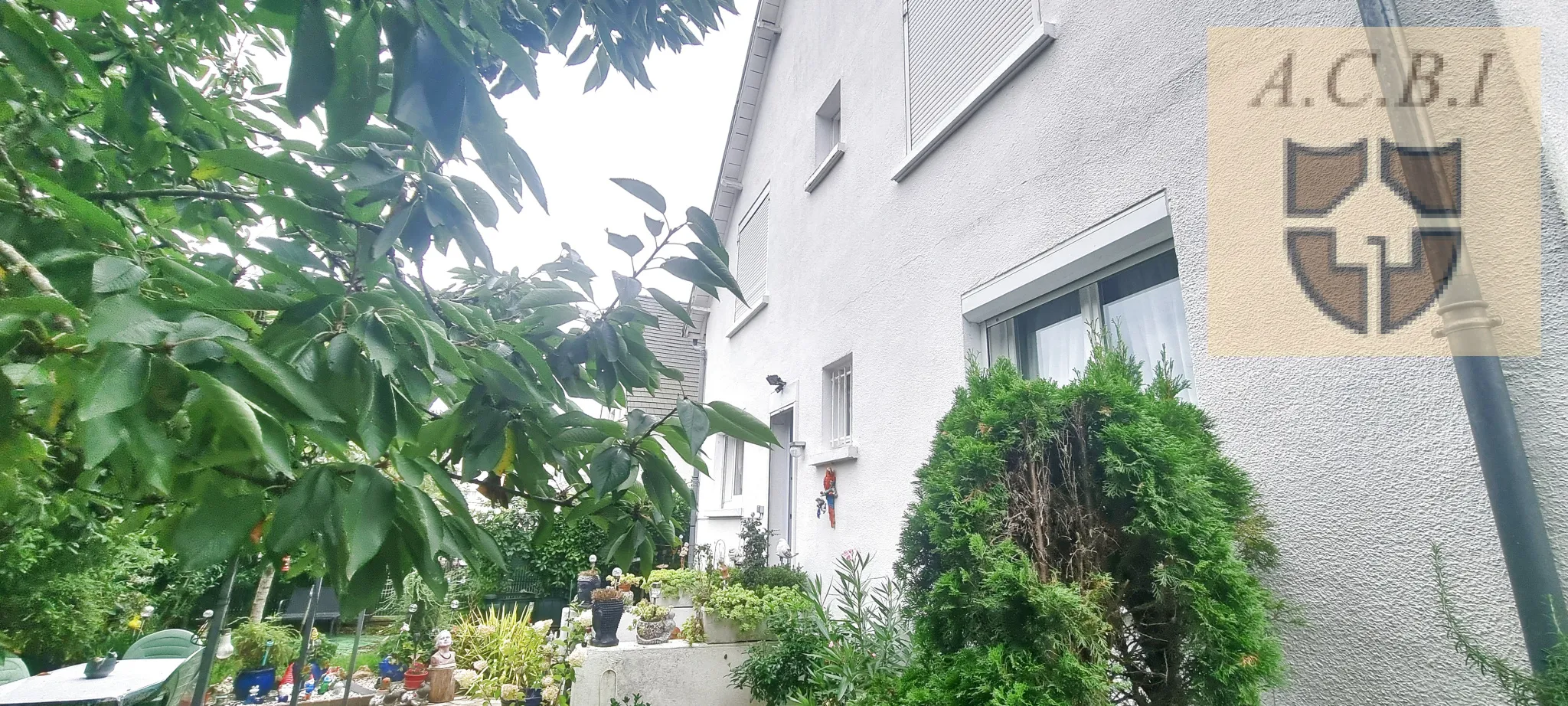 Jolie Maison à Vendôme - 4 Chambres, Proche Commodités 