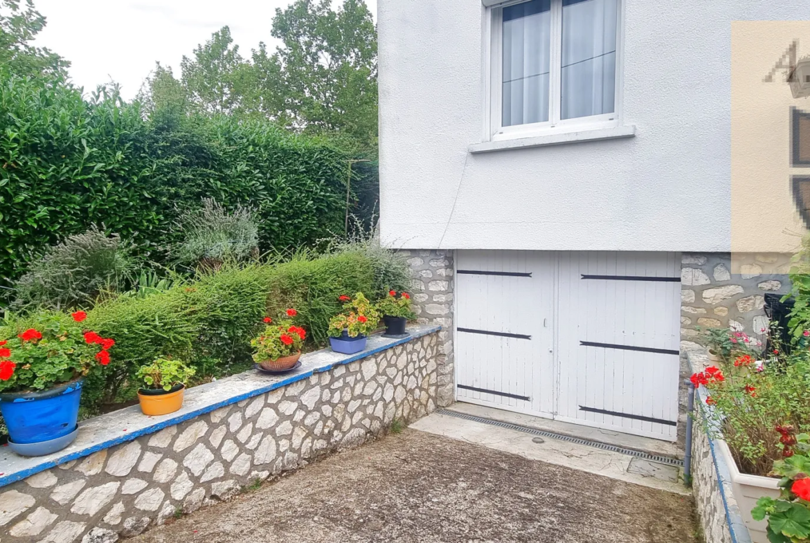 Jolie Maison à Vendôme - 4 Chambres, Proche Commodités 