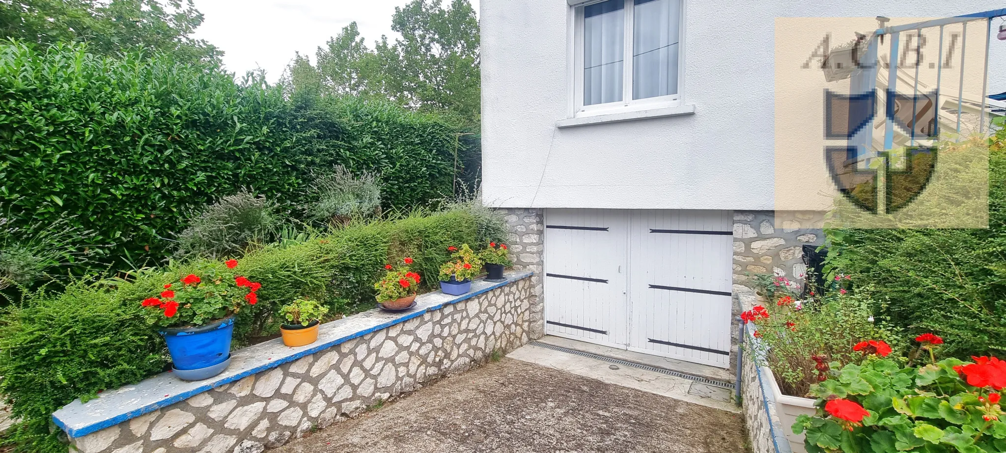 Jolie Maison à Vendôme - 4 Chambres, Proche Commodités 