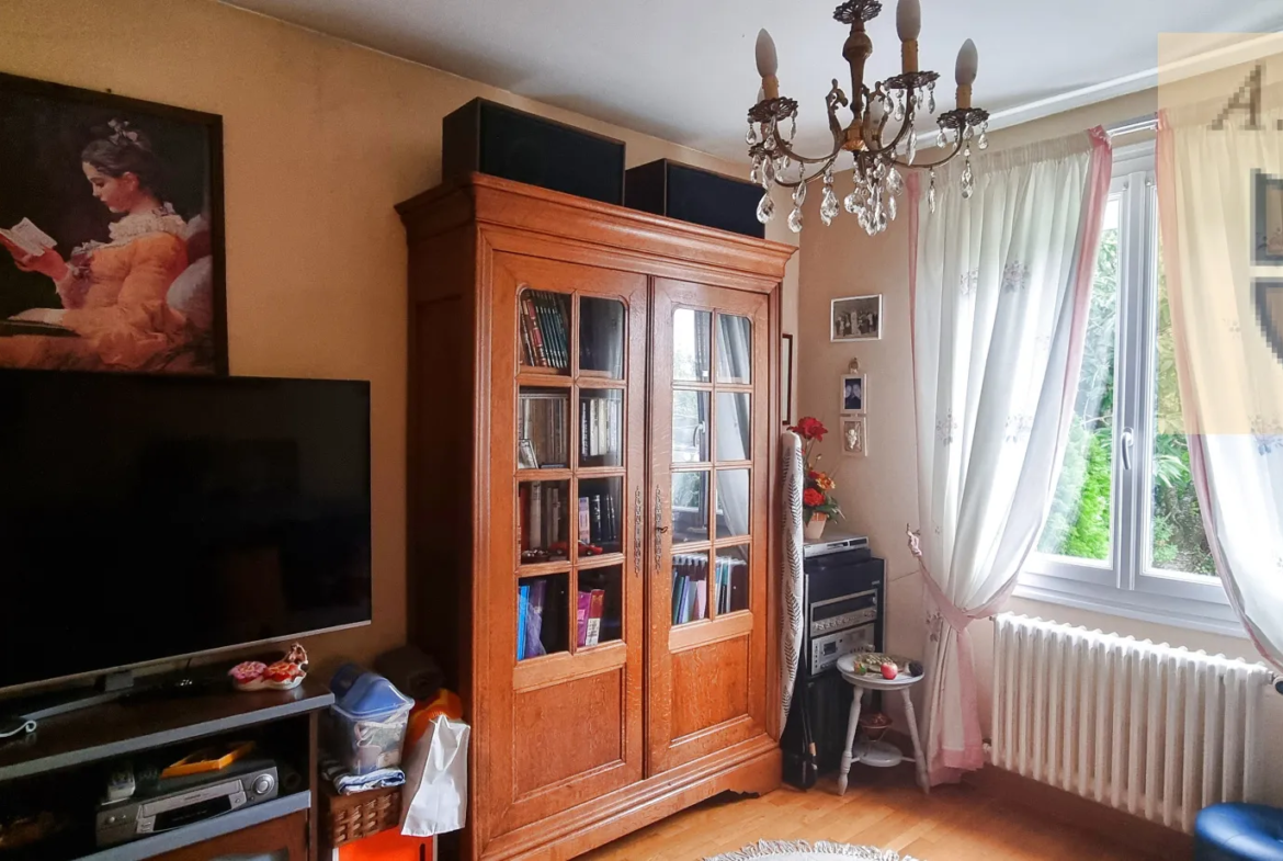 Jolie Maison à Vendôme - 4 Chambres, Proche Commodités 