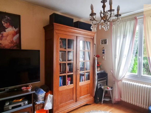 Jolie Maison à Vendôme - 4 Chambres, Proche Commodités 