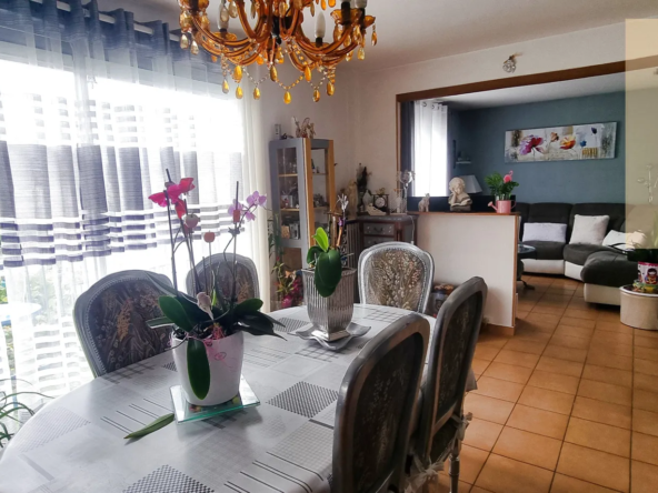 Jolie Maison à Vendôme - 4 Chambres, Proche Commodités 