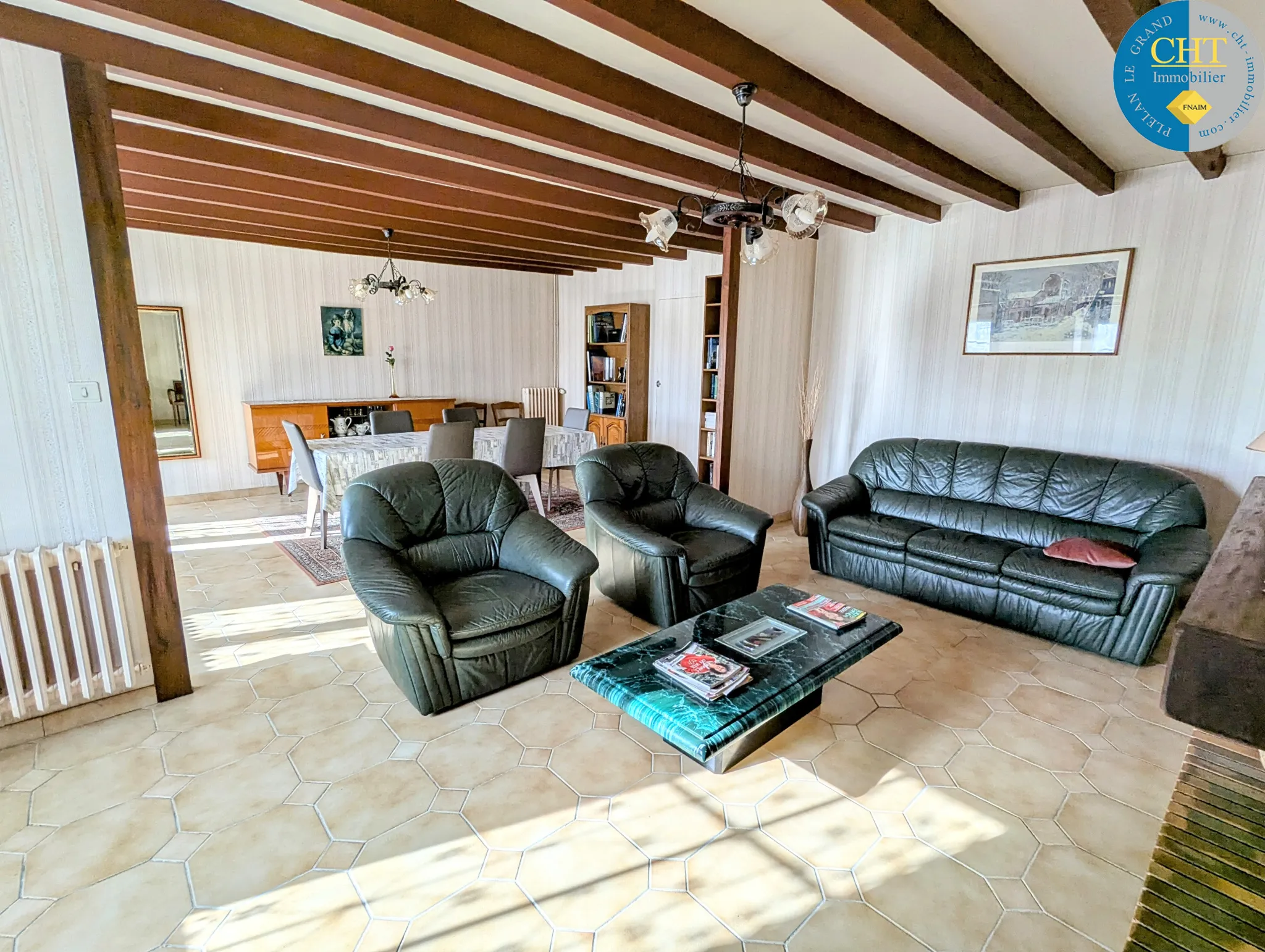 Vente d'une belle longère en pierres à Maxent 
