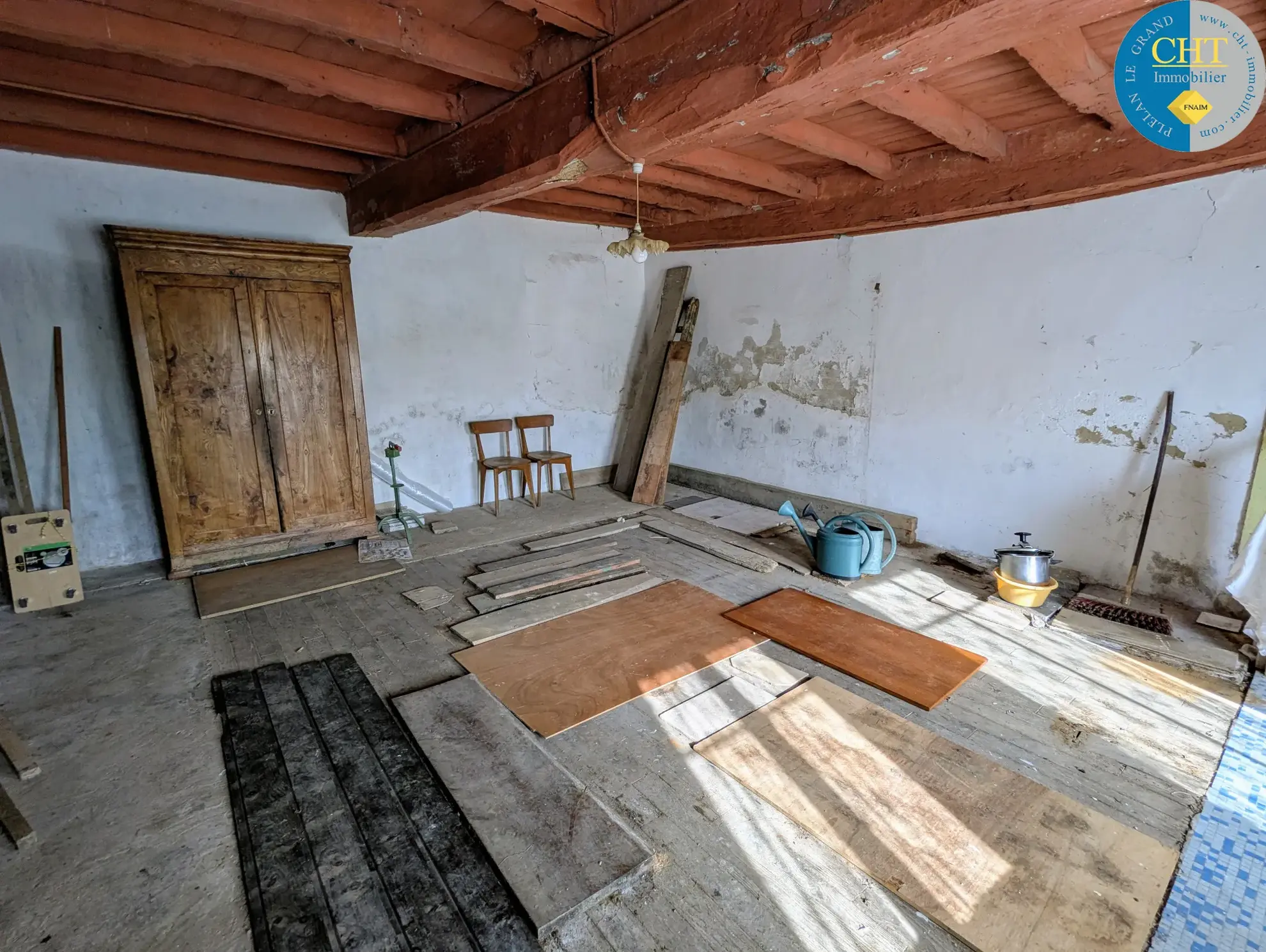 Vente d'une belle longère en pierres à Maxent 
