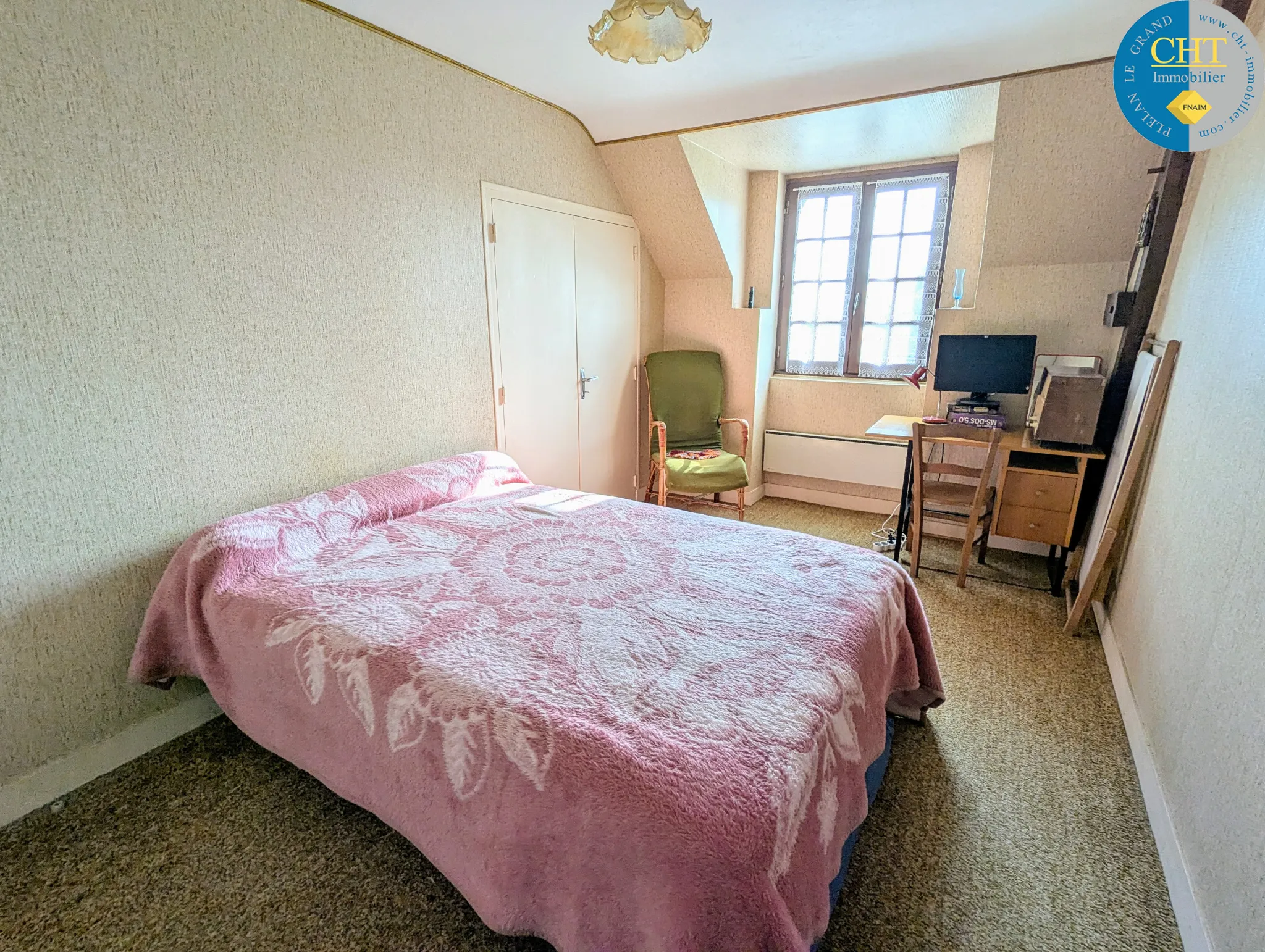 Vente d'une belle longère en pierres à Maxent 