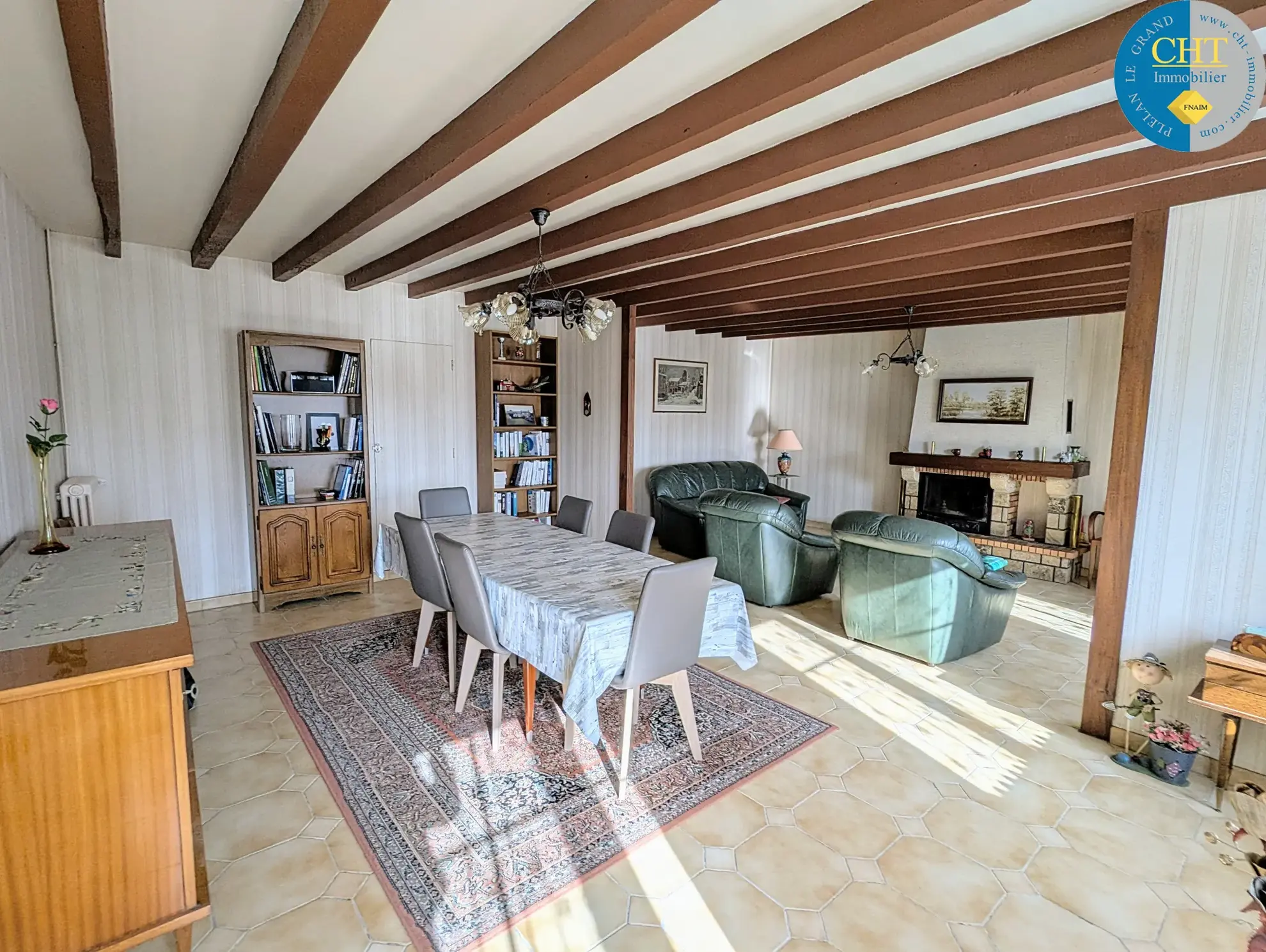 Vente d'une belle longère en pierres à Maxent 