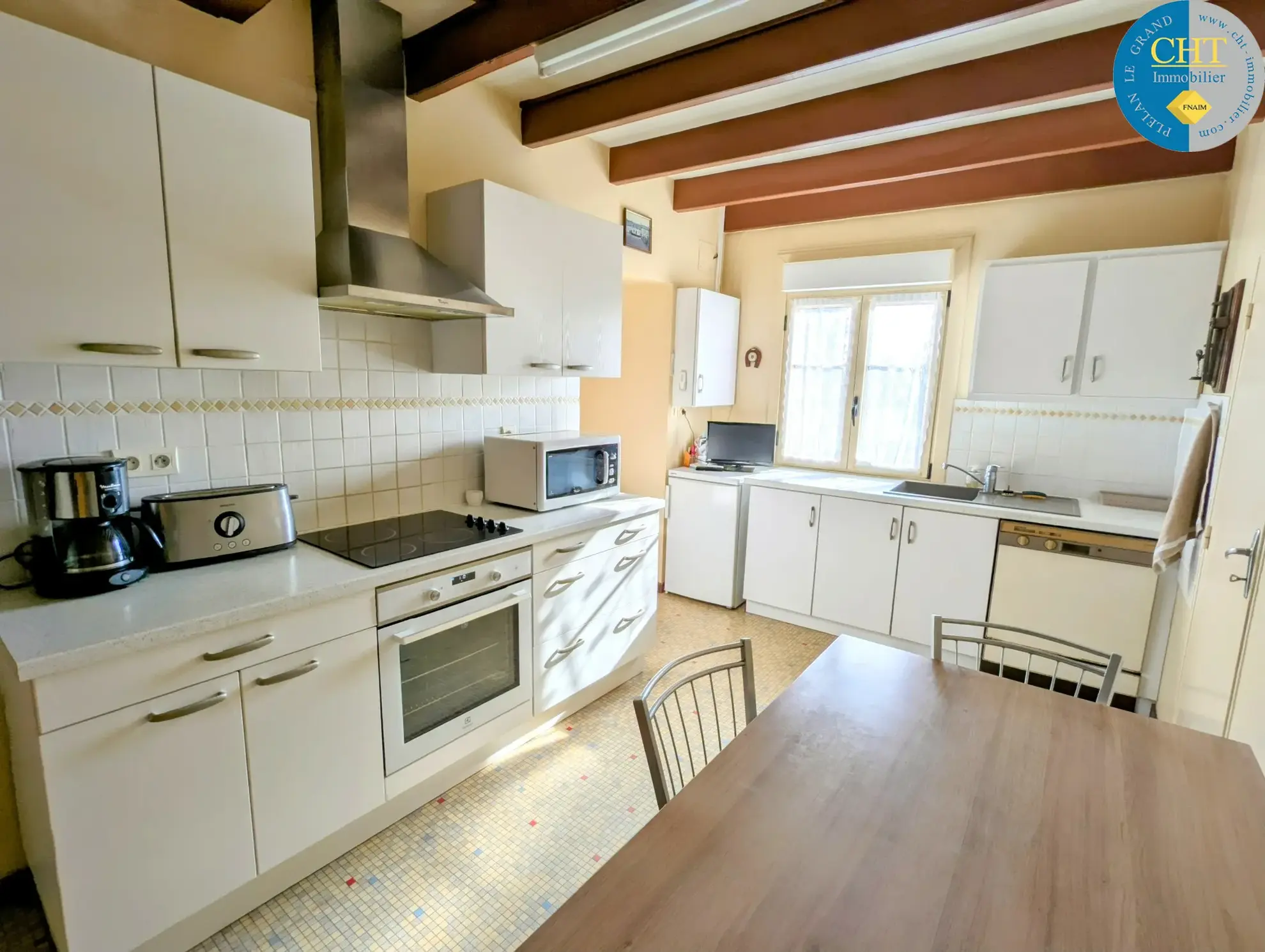 Vente d'une belle longère en pierres à Maxent 