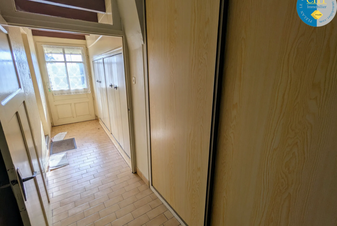 Vente d'une belle longère en pierres à Maxent 