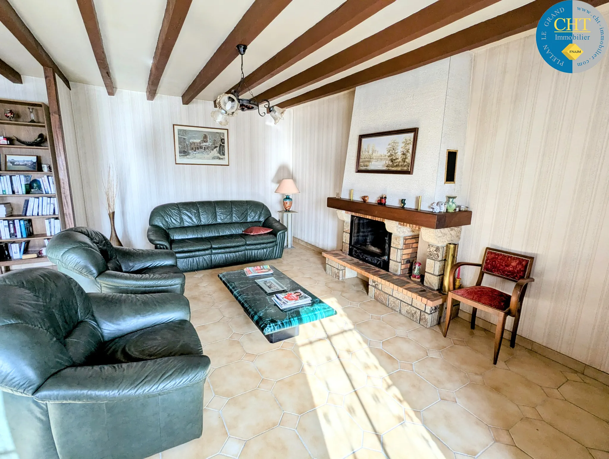 Vente d'une belle longère en pierres à Maxent 