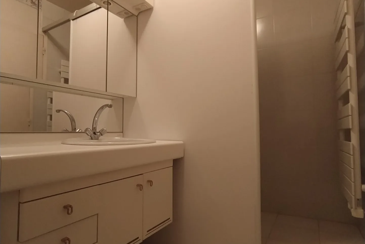 Bel appartement avec garage à vendre près du centre-ville d'Eu 