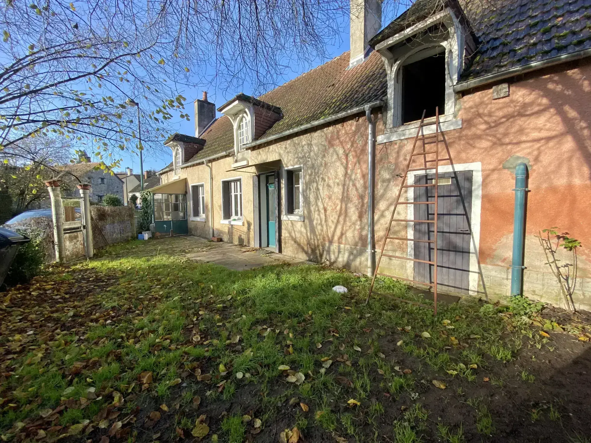 Fermette à rénover près de Vierzon - 100 m² 