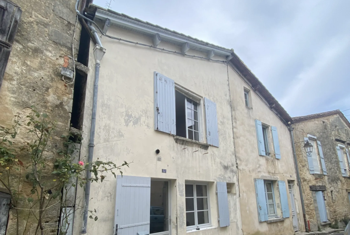 Maison de ville rénovée à Bazas - 2 chambres 