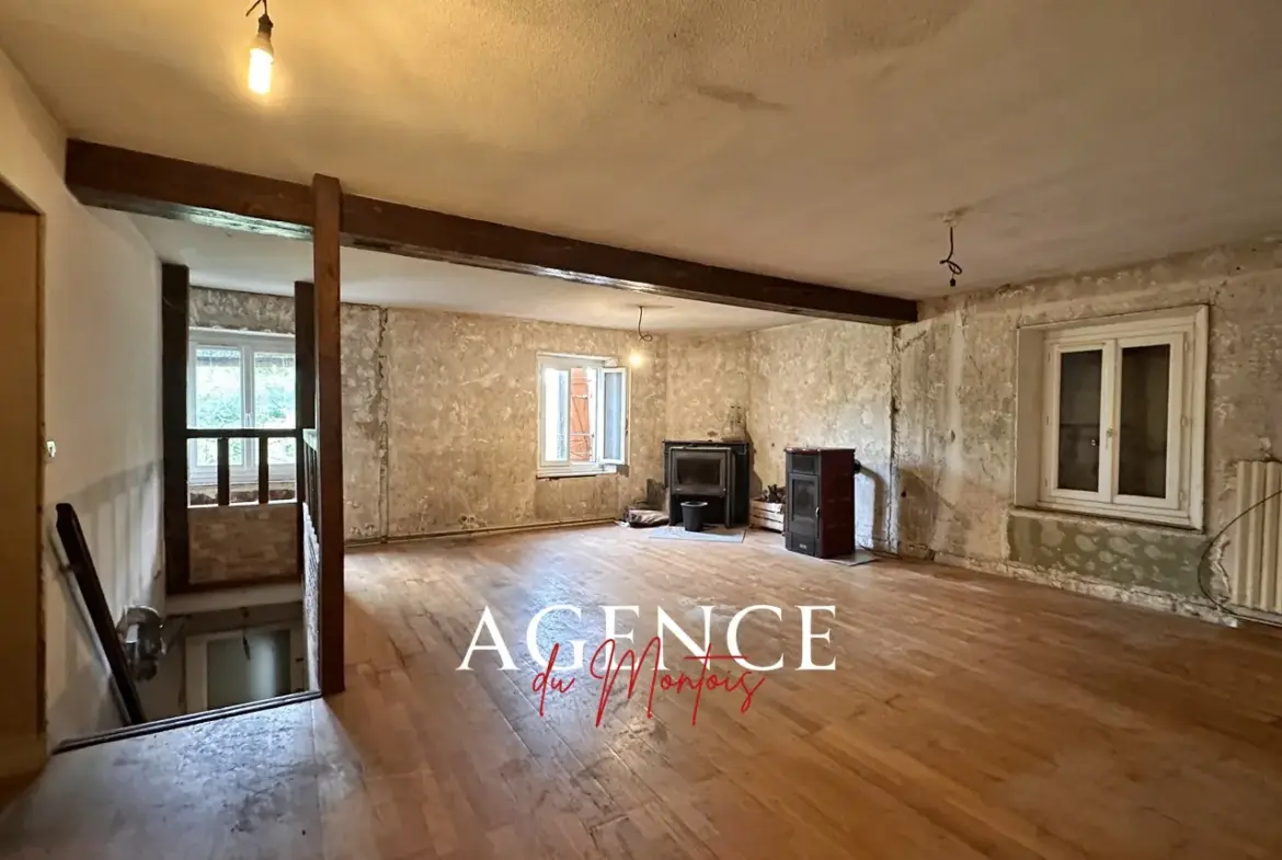 Maison avec local commercial à rénover à Donnemarie Dontilly 