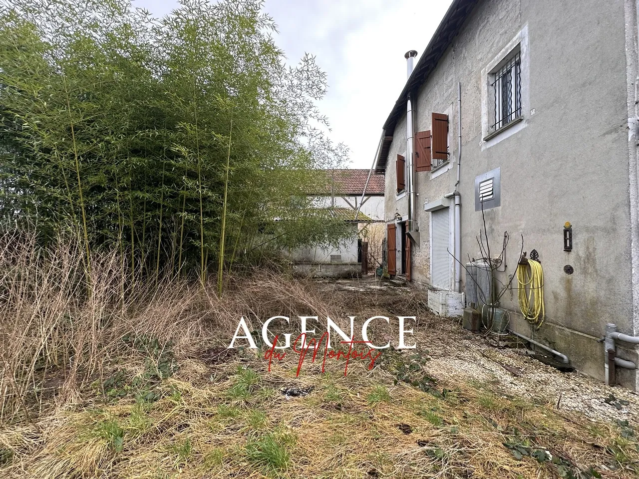 Maison avec local commercial à rénover à Donnemarie Dontilly 