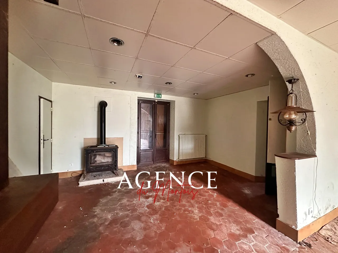 Maison avec local commercial à rénover à Donnemarie Dontilly 