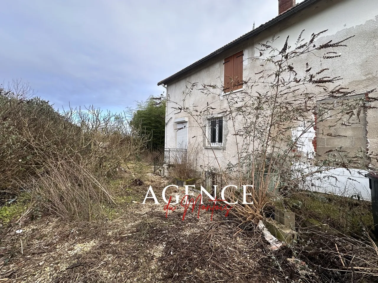 Maison avec local commercial à rénover à Donnemarie Dontilly 