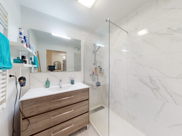 Appartement T3 rénové à Tournefeuille de 64 m² avec terrasse et piscine 