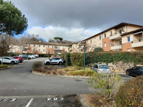Appartement T3 rénové à Tournefeuille de 64 m² avec terrasse et piscine 