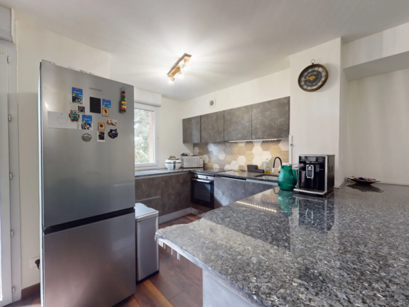 Appartement T3 rénové à Tournefeuille de 64 m² avec terrasse et piscine 