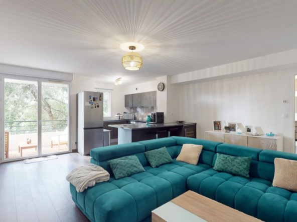 Appartement T3 rénové à Tournefeuille de 64 m² avec terrasse et piscine 