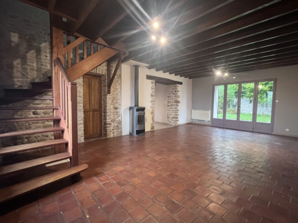 Maison en pierre rénovée à Andonville avec jardin de 1390 m2 