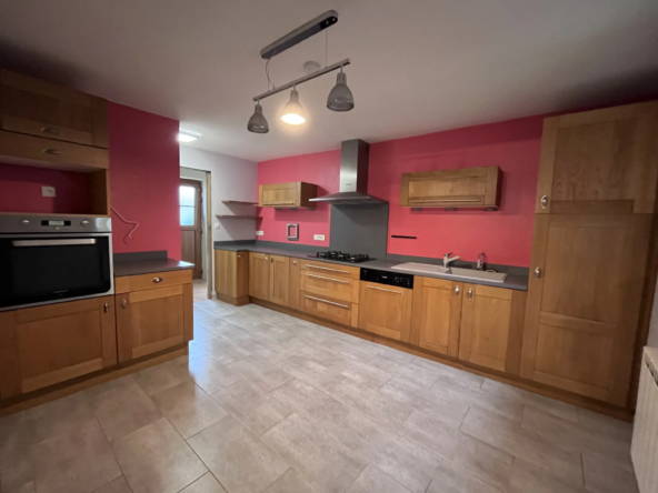 Maison en pierre rénovée à Andonville avec jardin de 1390 m2 