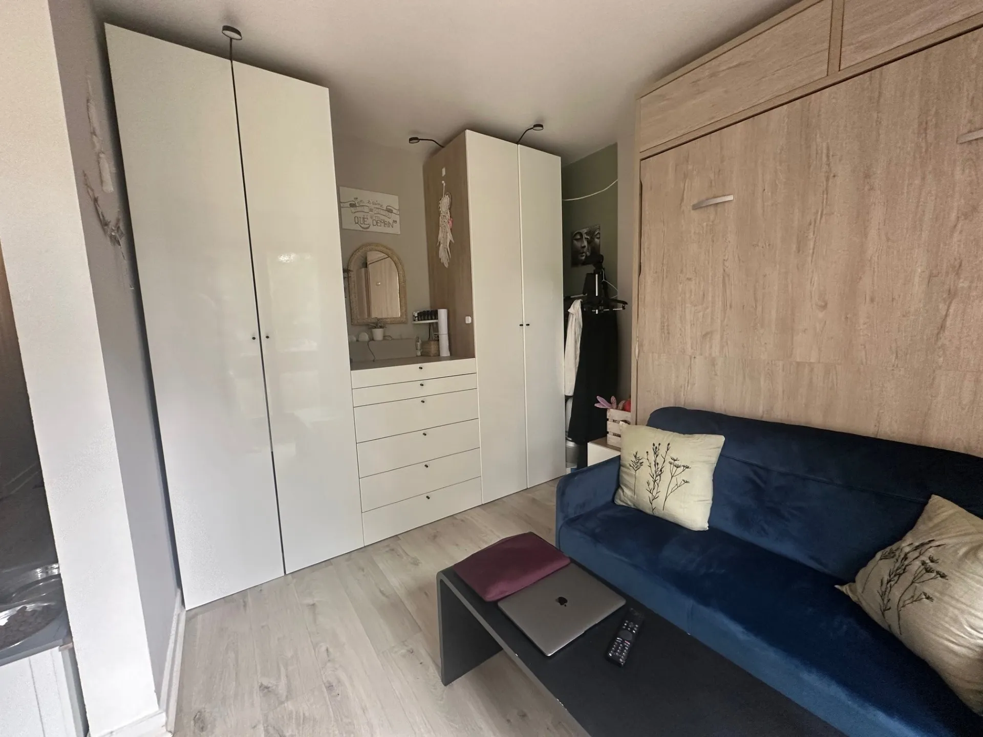 Studio à vendre au Chesnay avec balcon et vue dégagée 
