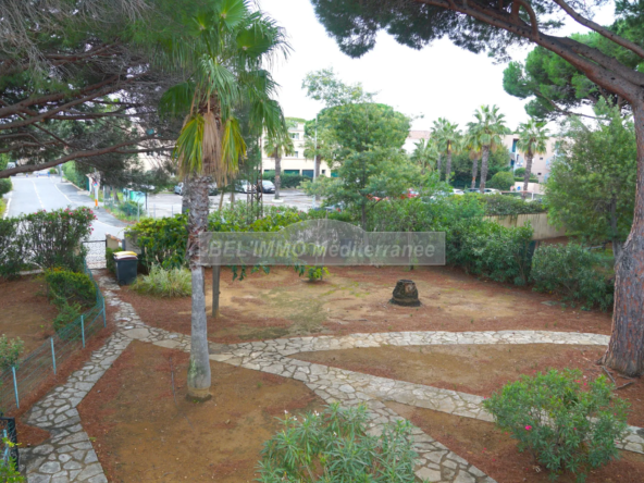 F2 avec Terrasse et Parking à Cavalaire sur Mer 